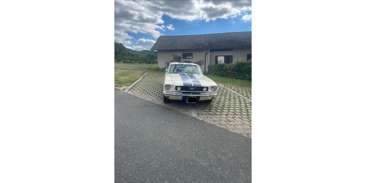 Ford Mustang 111.111 km 31.750 &euro; Kunreuth 91358