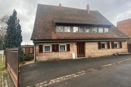 Haus Nürnberg Gibitzenhof - 8 Zimmer, 250 m&sup2;, 2.500&euro; | Angebot:25767124