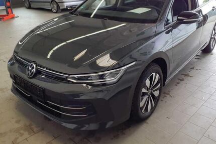 VW Golf 9.667 km 29.480 &euro; Fürth 90763