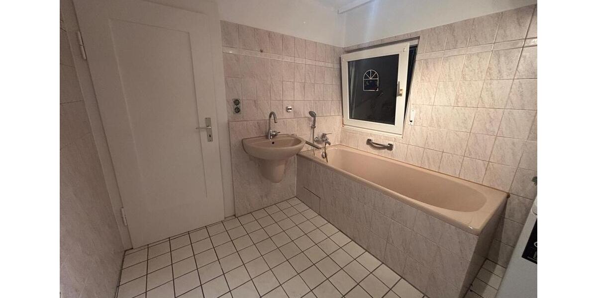 Dachgeschoßwohnung Oberasbach - 2 Zimmer, 45 m&sup2;, 670&euro; | Angebot:27616421