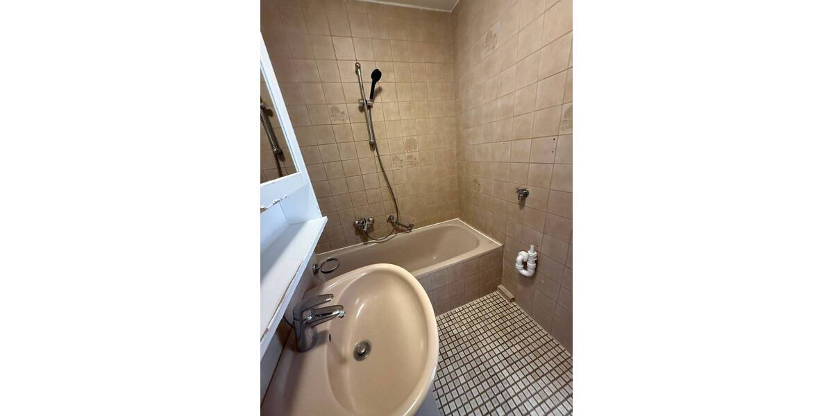 Etagenwohnung Erlangen Innenstadt - 1 Zimmer, 35 m&sup2;, 470&euro; | Angebot:25995861