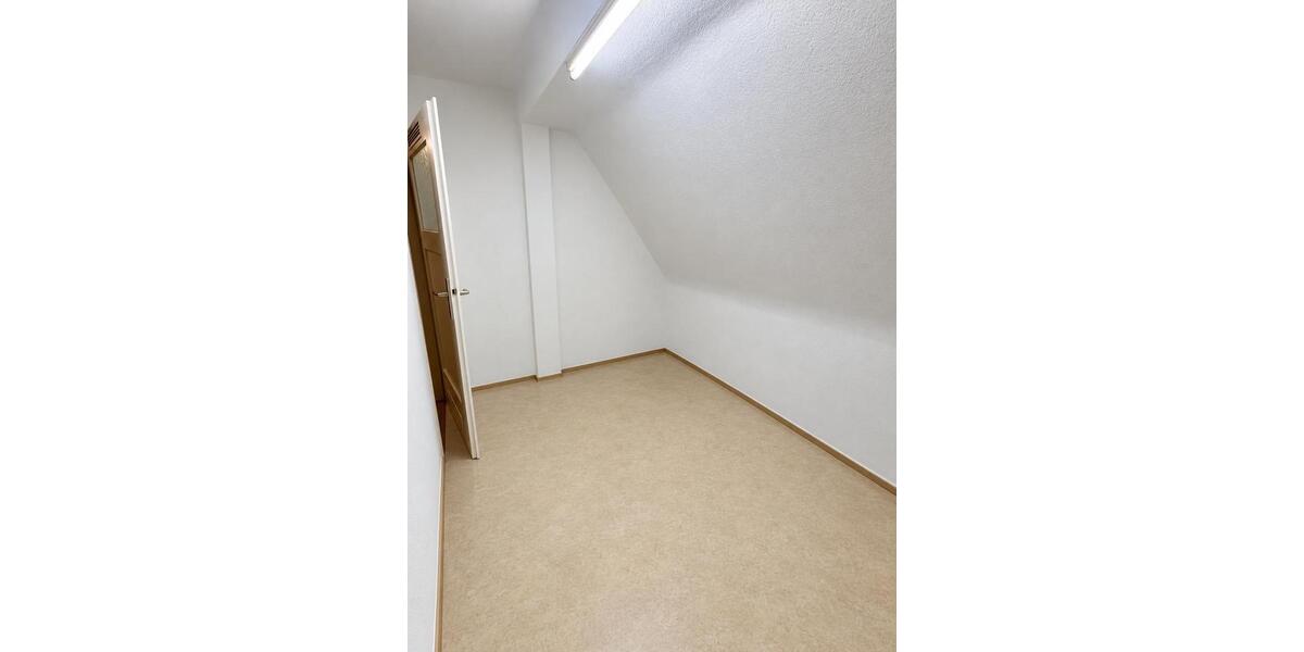 Dachgeschoßwohnung Oberasbach - 2 Zimmer, 45 m&sup2;, 670&euro; | Angebot:27616421