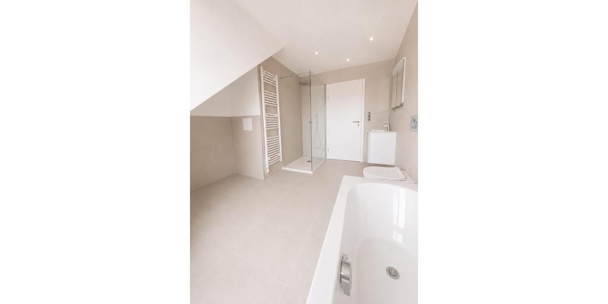 Dachgeschoßwohnung Oberasbach - 3 Zimmer, 98 m&sup2;, 1.290&euro; | Angebot:26608641