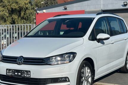 VW Touran 157.000 km 13.999 &euro; Nürnberg 90431