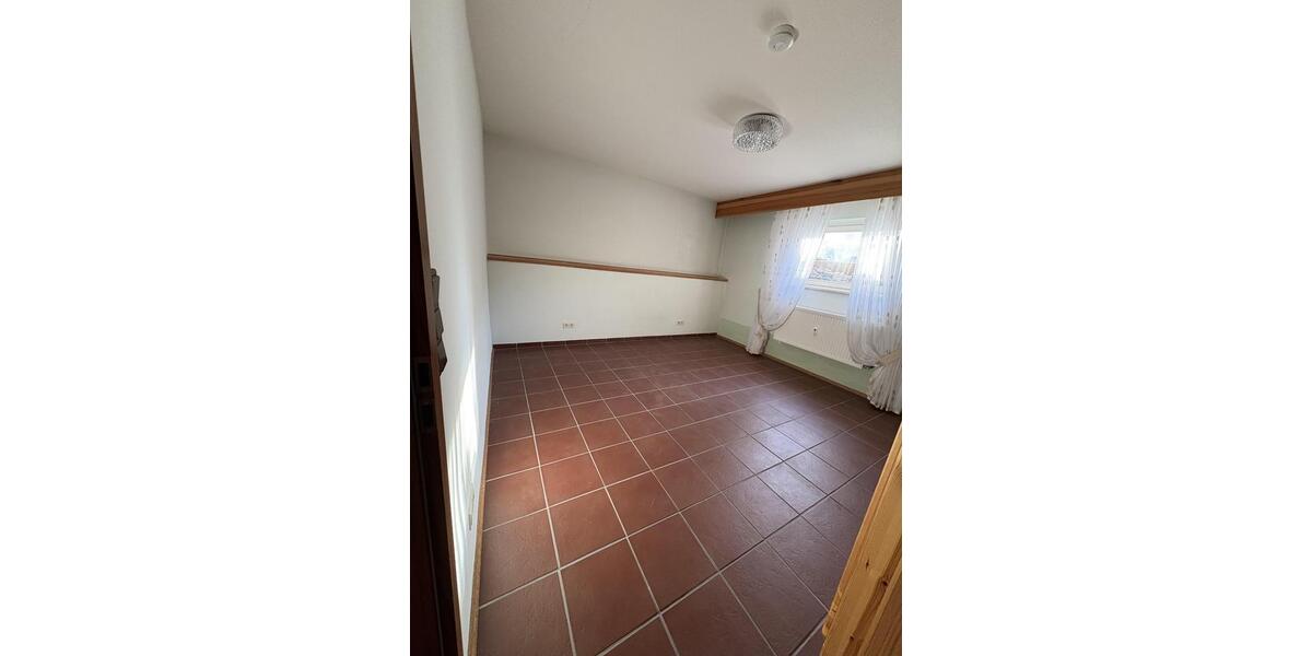 Etagenwohnung Kunreuth - 3 Zimmer, 98 m&sup2;, 700&euro; | Angebot:25546646