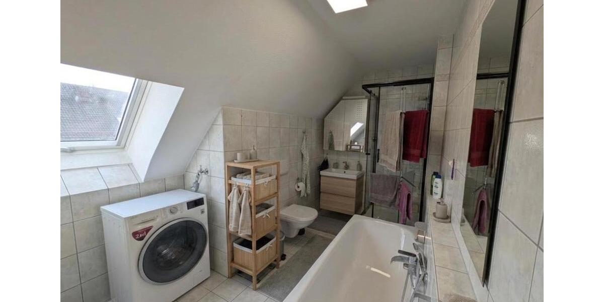 Dachgeschoßwohnung Nürnberg Hasenbuck - 3 Zimmer, 102 m&sup2;, 385.000&euro; | Angebot:26355393