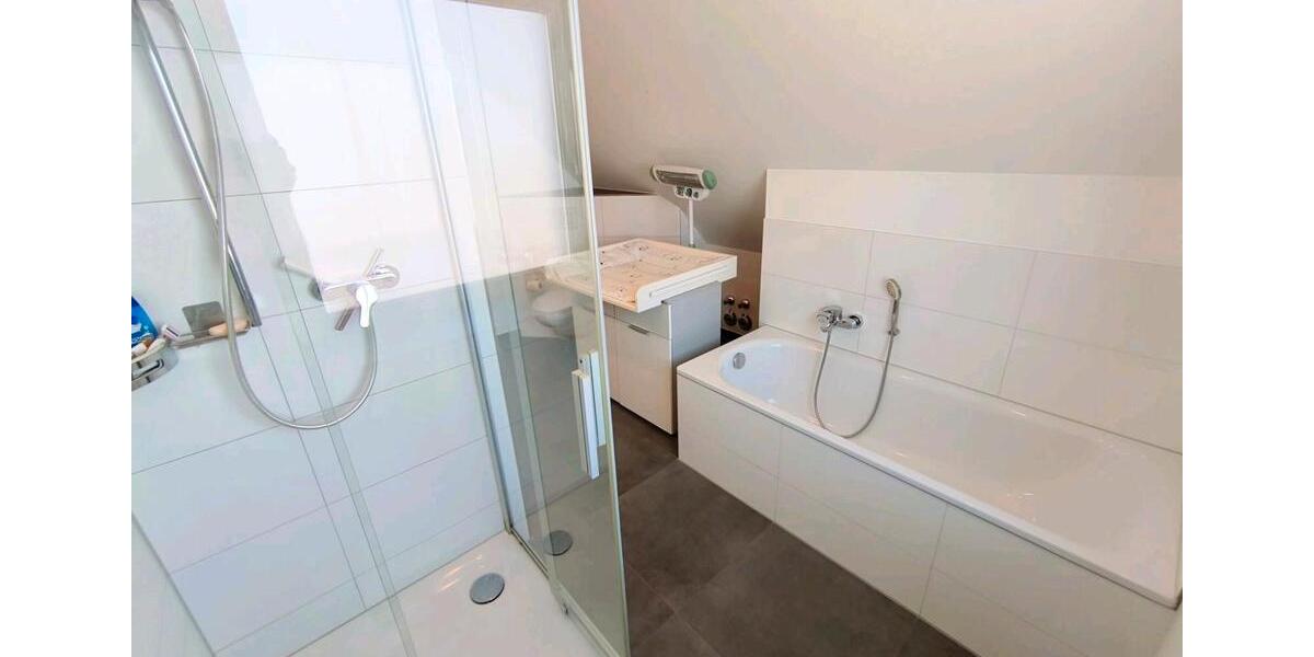 Dachgeschoßwohnung Aurachtal - 3.5 Zimmer, 73 m&sup2;, 900&euro; | Angebot:25289075