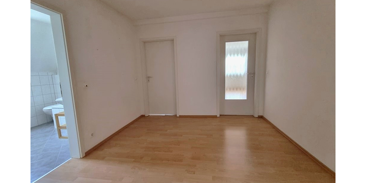 Schöne 3-Zi-Whg - FÜR MAXIMAL 2 PERSONEN -Einbauküche – Tageslichtbad – Wiesengrund in Laufweite - 3- Wendelstein | Angebot:18982291