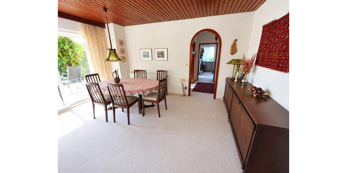 Einfamilienhaus mit Doppelgarage, Carport und großem Garten - Einfamilienhaus Weisendorf | Angebot:27651236