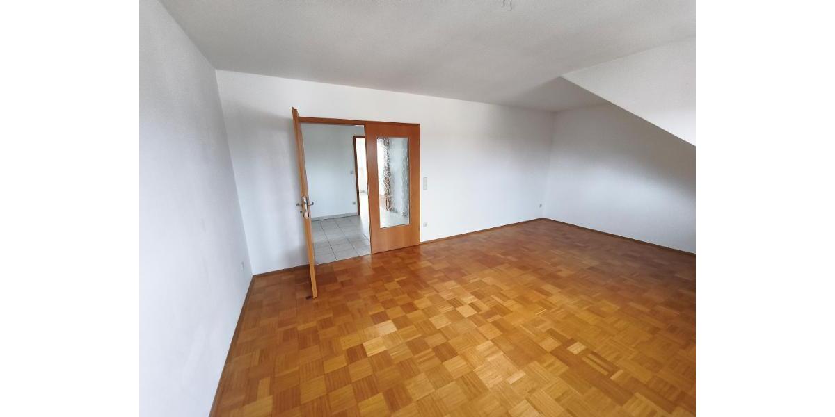 3 Zi. Wohnung (Nr. 6) im DG (2. OG) mit Balkon und Garage - Etagenwohnung Erlangen OT Dechsendorf | Angebot:24315669