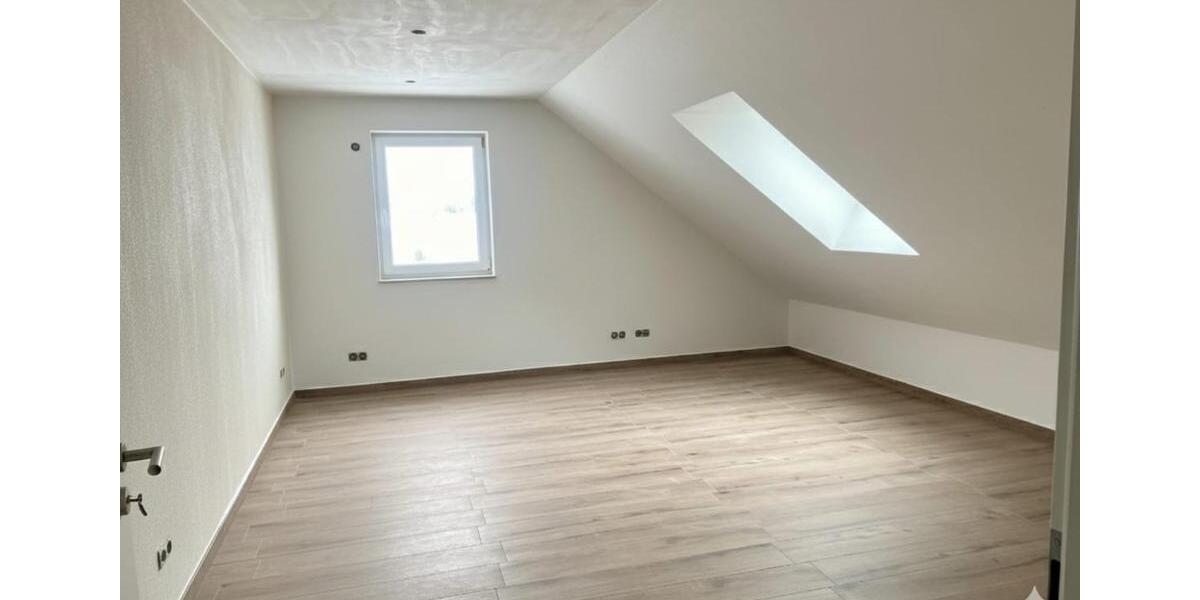Dachgeschoßwohnung Herzogenaurach - 2 Zimmer, 67 m&sup2;, 900&euro; | Angebot:25804210