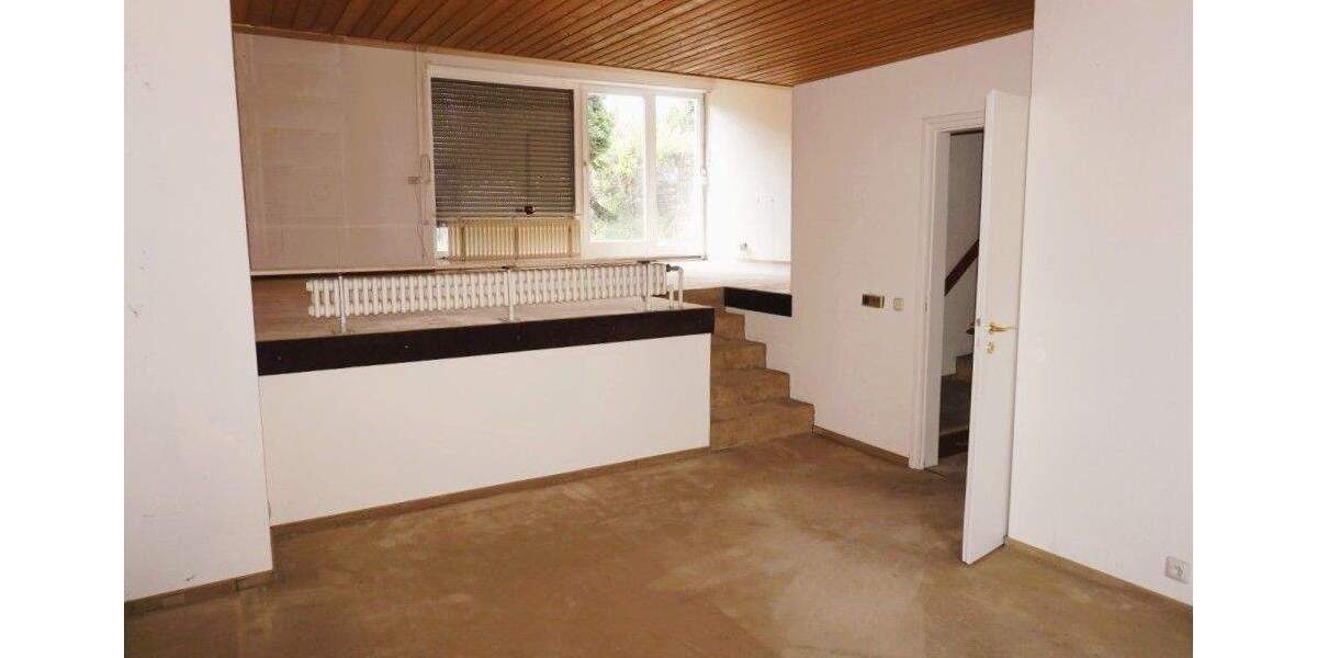 Reihenmittelhaus Nürnberg Röthenbach b Schweinau - 8 Zimmer, 158 m&sup2;, 399.000&euro; | Angebot:25704367