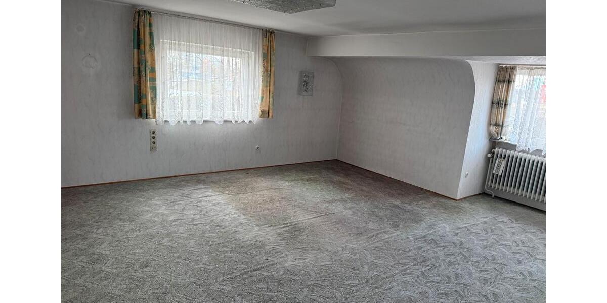 Bauernhaus, Landhaus Nürnberg Gibitzenhof - 8 Zimmer, 250 m&sup2;, 2.500&euro; | Angebot:25767124