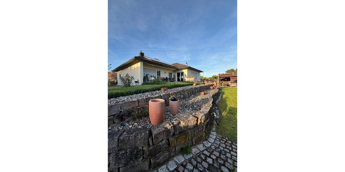 Bungalow Herzogenaurach - 8 Zimmer, 208 m&sup2;, 729.000&euro; | Angebot:26994229