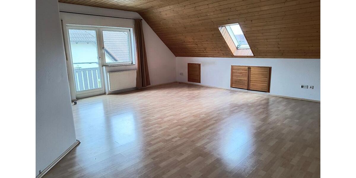 Dachgeschoßwohnung Weisendorf - 3 Zimmer, 95 m&sup2;, 900&euro; | Angebot:25268765