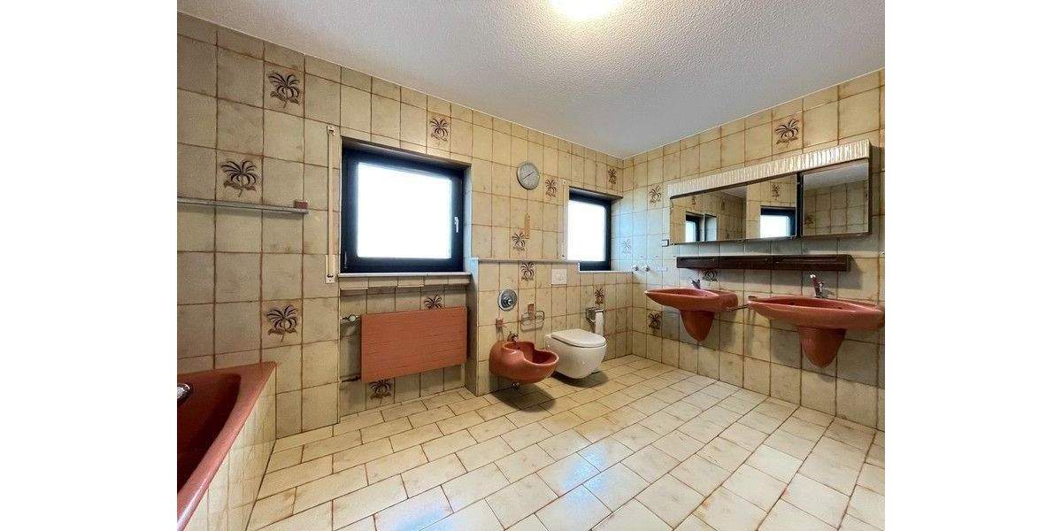 Einfamilienhaus Lauf - 9 Zimmer, 300 m&sup2;, 920.000&euro; | Angebot:25699469