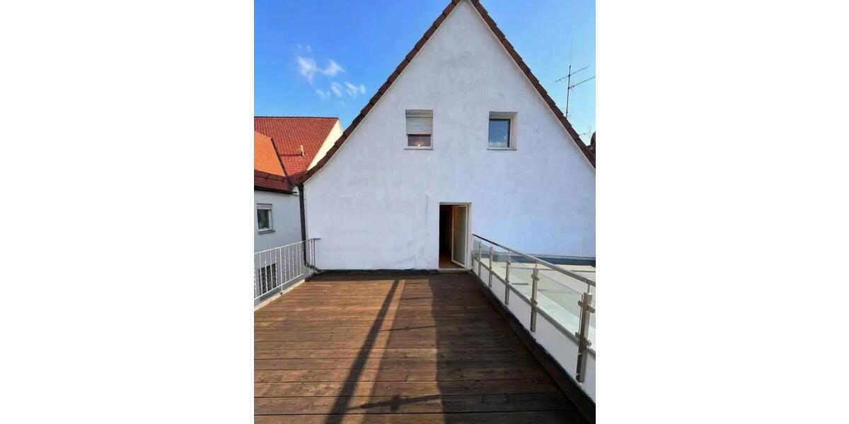 Etagenwohnung Eckental - 6 Zimmer, 180 m&sup2;, 1.350&euro; | Angebot:25853985