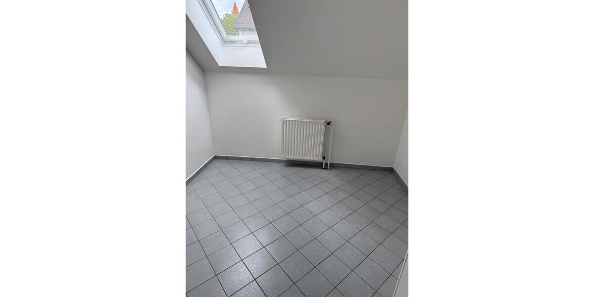 Dachgeschoßwohnung Veitsbronn - 3.5 Zimmer, 91 m&sup2;, 1.250&euro; | Angebot:26614884