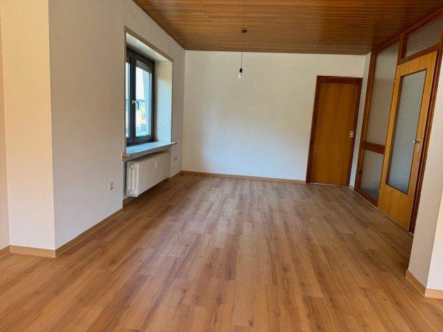 Erdgeschoßwohnung Neustadt an der Aisch - 4 Zimmer, 120 m&sup2;, 1.115&euro; | Angebot:26610730