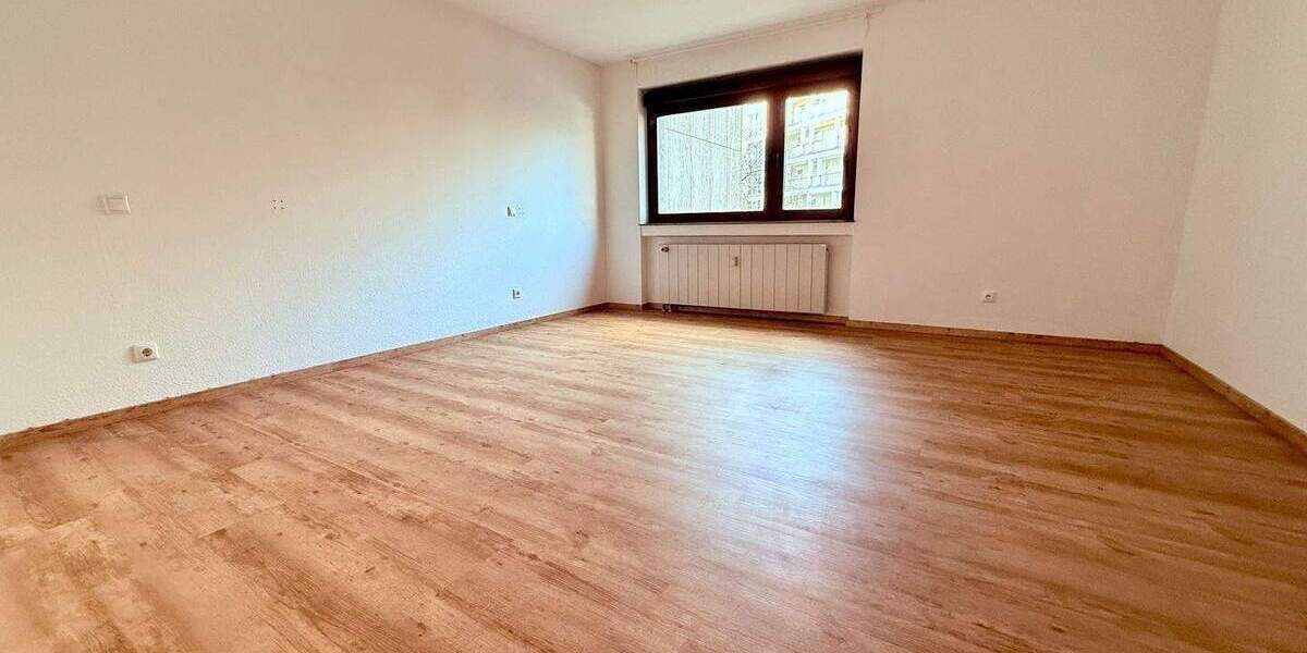 Etagenwohnung Nürnberg Klingenhof - 2 Zimmer, 106 m&sup2;, 1.100&euro; | Angebot:25667195
