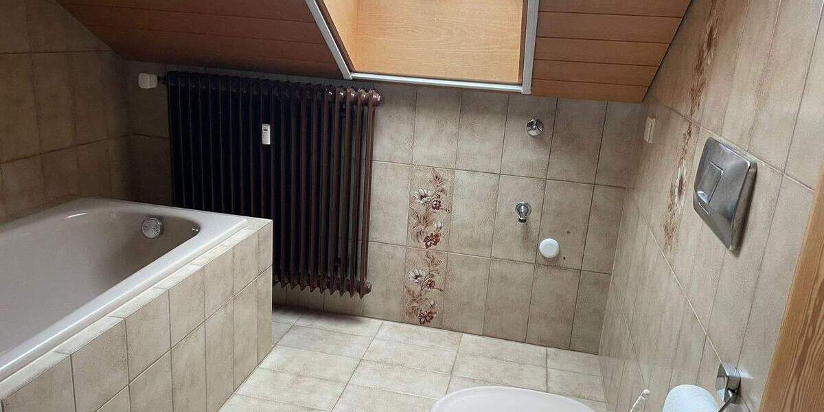 Etagenwohnung Neustadt an der Aisch Neustadt - 2 Zimmer, 75 m&sup2;, 720&euro; | Angebot:25660938