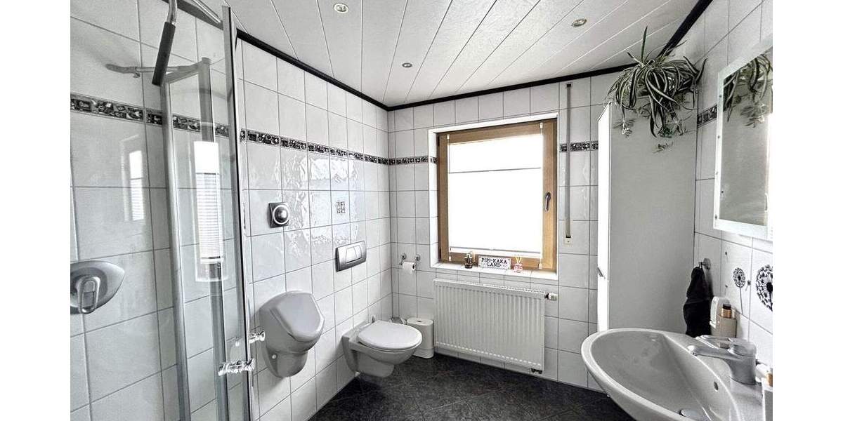 Mehrfamilienhaus, Wohnhaus Langensendelbach - 7 Zimmer, 237 m&sup2;, 664.000&euro; | Angebot:25701556