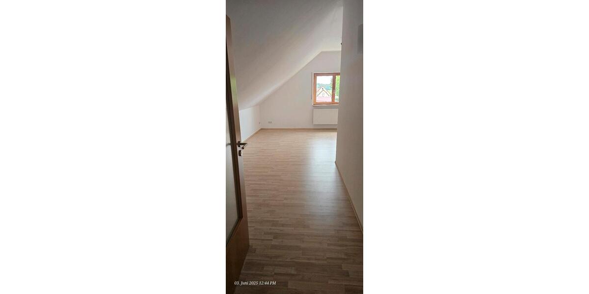 Dachgeschoßwohnung Cadolzburg - 2 Zimmer, 77 m&sup2;, 930&euro; | Angebot:26567487
