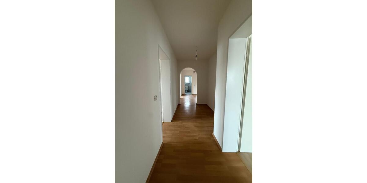 Etagenwohnung Eckental - 4 Zimmer, 110 m&sup2;, 1.300&euro; | Angebot:25894998