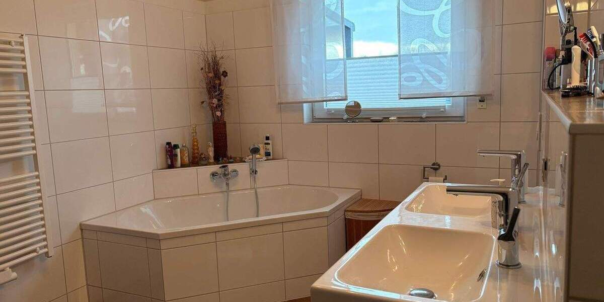 Bungalow Büchenbach - 4 Zimmer, 111 m&sup2;, 650.000&euro; | Angebot:25747997