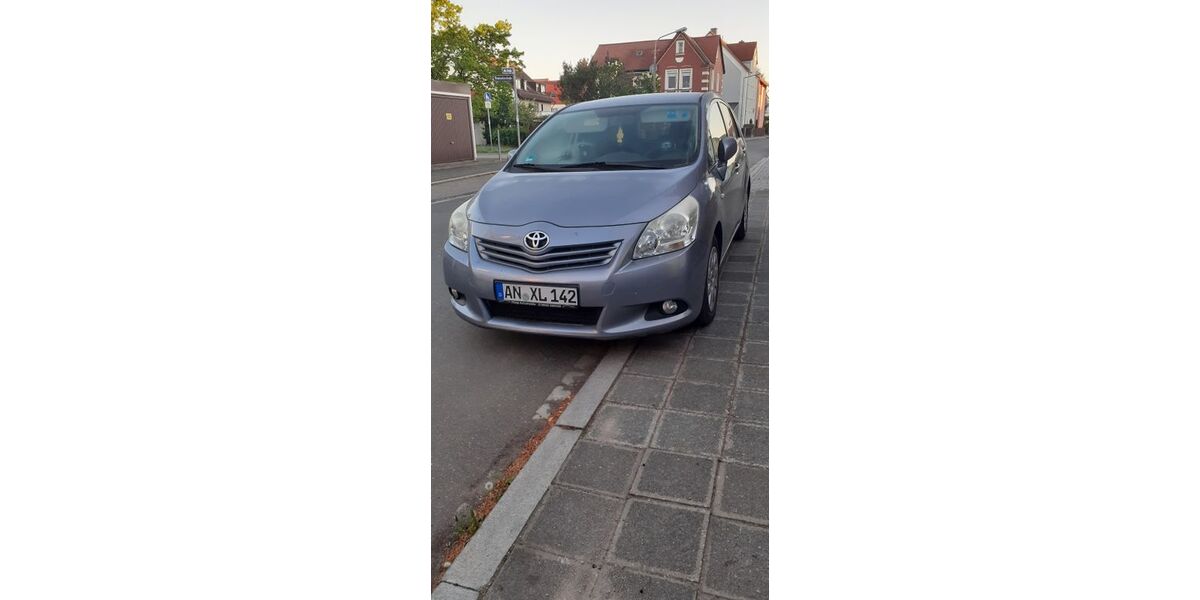 Toyota Verso 252.000 km 3.100 &euro; Nürnberg 90443