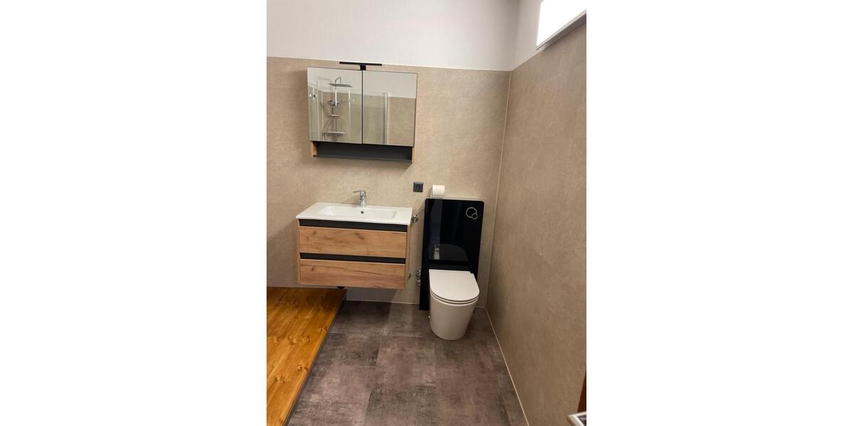 Etagenwohnung Uttenreuth - 3 Zimmer, 95 m&sup2;, 1.350&euro; | Angebot:25636489