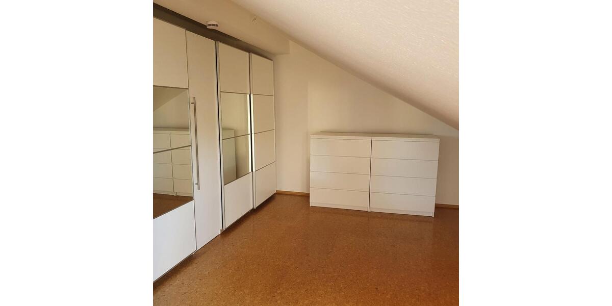 Dachgeschoßwohnung Oberasbach - 3.5 Zimmer, 107 m&sup2;, 850&euro; | Angebot:25944318
