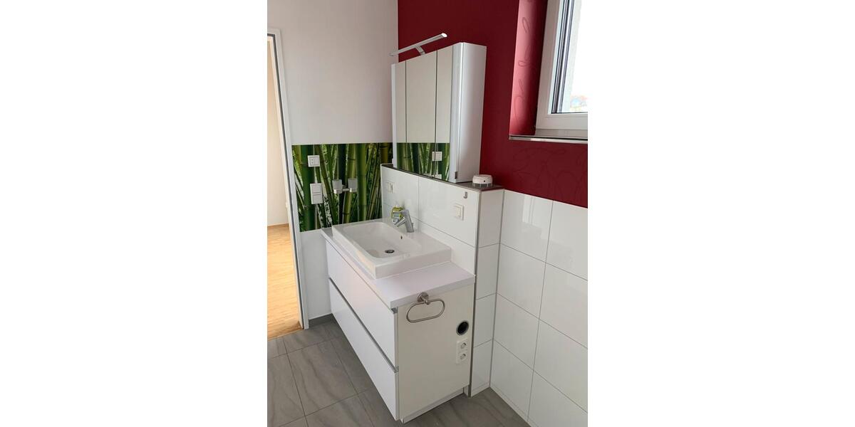 Einfamilienhaus Cadolzburg - 5 Zimmer, 165 m&sup2;, 2.100&euro; | Angebot:25025133