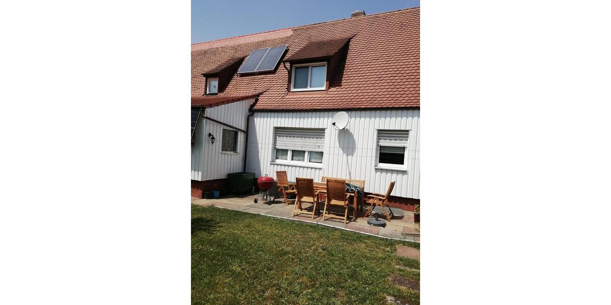 Erdgeschoßwohnung Langenzenn - 4 Zimmer, 106 m&sup2;, 900&euro; | Angebot:25332301