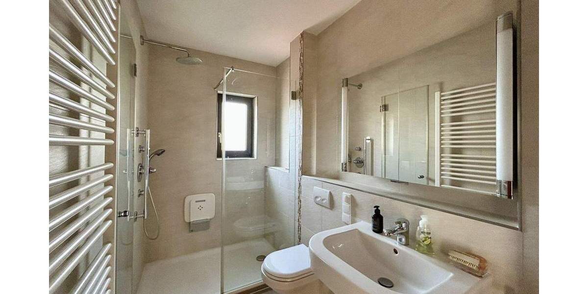 Mehrfamilienhaus, Wohnhaus Adelsdorf/Neuhaus Neuhaus - 6 Zimmer, 179 m&sup2;, 569.000&euro; | Angebot:25701568