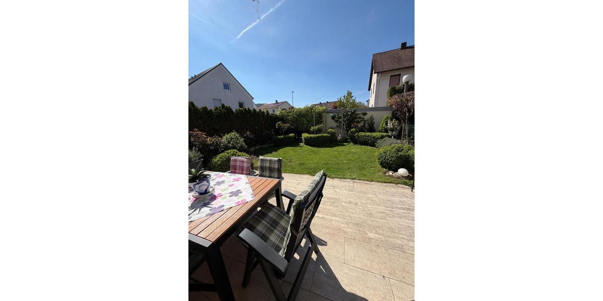 Doppelhaushälfte Bubenreuth - 6 Zimmer, 140 m&sup2;, 1.950&euro; | Angebot:26406749