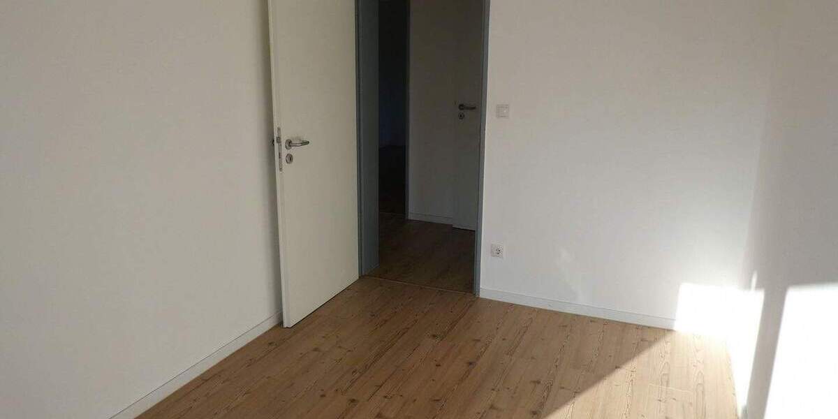 Etagenwohnung Baiersdorf - 4 Zimmer, 100 m&sup2;, 1.200&euro; | Angebot:25797254