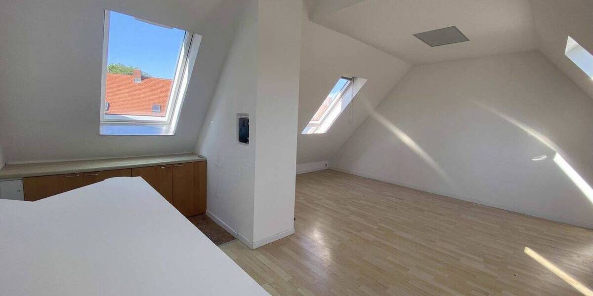 Reihenmittelhaus Nürnberg Röthenbach b Schweinau - 3 Zimmer, 100 m&sup2;, 1.250&euro; | Angebot:26797319