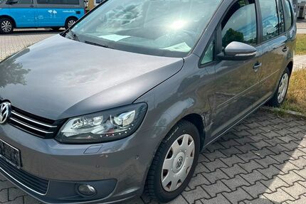 VW Touran 210.900 km 4.990 &euro; Fürth 90763