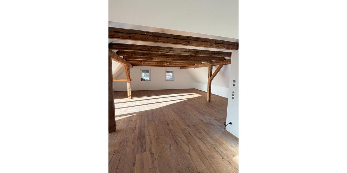 Maisonettenwohnung Neustadt an der Aisch - 2.5 Zimmer, 106 m&sup2;, 1.200&euro; | Angebot:24706593