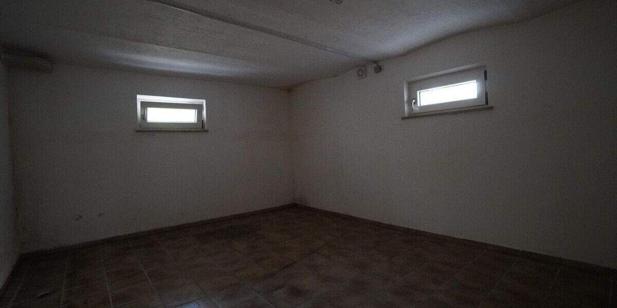 Mehrfamilienhaus, Wohnhaus Schwaig b. Nürnberg Behringersdorf - 6 Zimmer, 200 m&sup2;, 630.000&euro; | Angebot:25862773