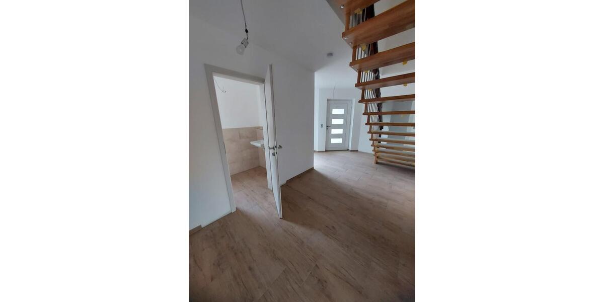 Einfamilienhaus Windsbach - 4 Zimmer, 150 m&sup2;, 1.995&euro; | Angebot:25362105