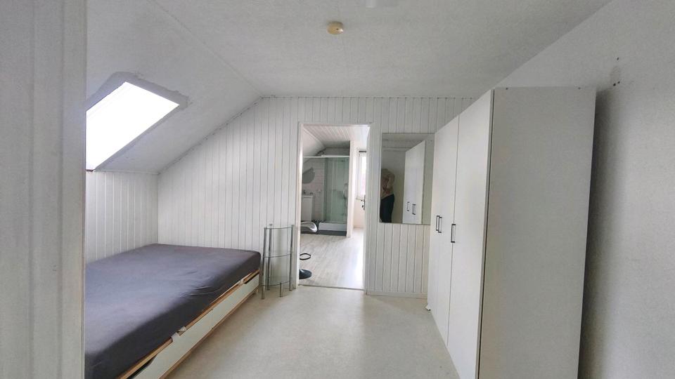 Dachgeschoßwohnung Oberasbach - 1.5 Zimmer, 35 m&sup2;, 400&euro; | Angebot:27617399