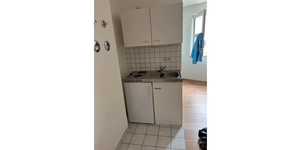 Dachgeschoßwohnung Erlangen Am Anger - 1 Zimmer, 18 m&sup2;, 465&euro; | Angebot:26546235