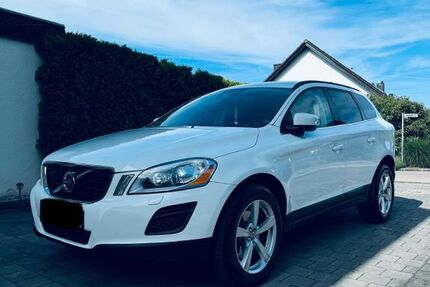 Volvo XC60 211.804 km 10.390 &euro; Roth 91154