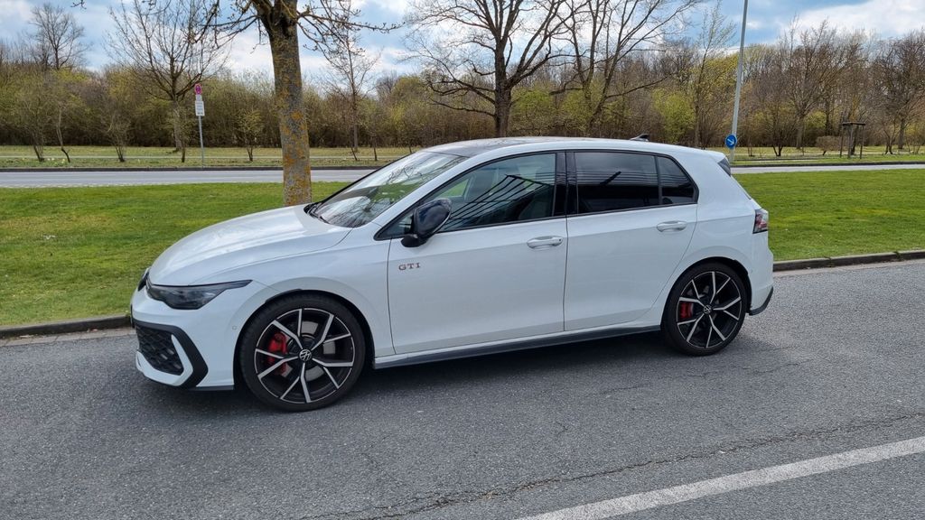 VW Golf 9.800 km 37.490 &euro; Nürnberg 90419