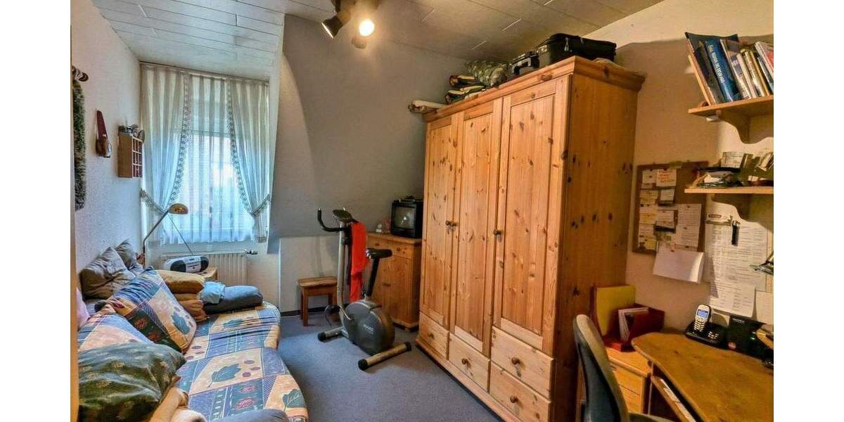 Mehrfamilienhaus, Wohnhaus Roßtal - 7 Zimmer, 183 m&sup2;, 555.000&euro; | Angebot:25676921
