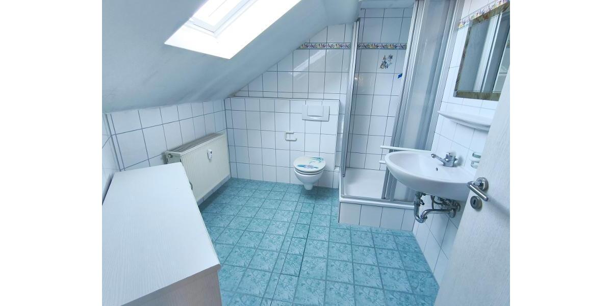 2 Zi. Wohnung im Dachgeschoss mit Stellplatz - Etagenwohnung Adelsdorf | Angebot:27541175