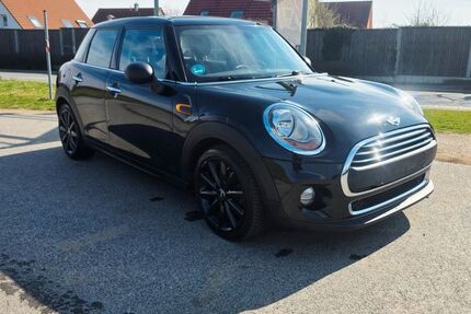 Mini ONE 121.672 km 7.990 &euro; Nürnberg 90429