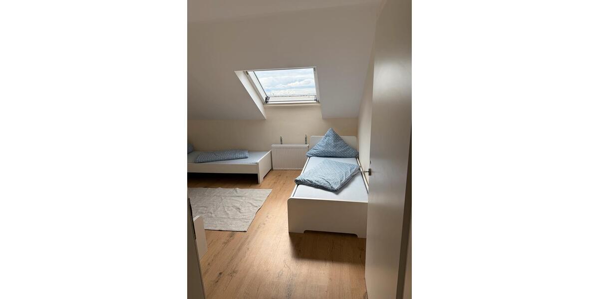 Dachgeschoßwohnung Fürth Bislohe - 3 Zimmer, 60 m&sup2;, 1.100&euro; | Angebot:25382348